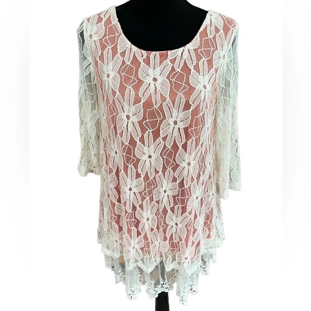 New with tags Lady Noiz lace tunic, ivory and coral, size M